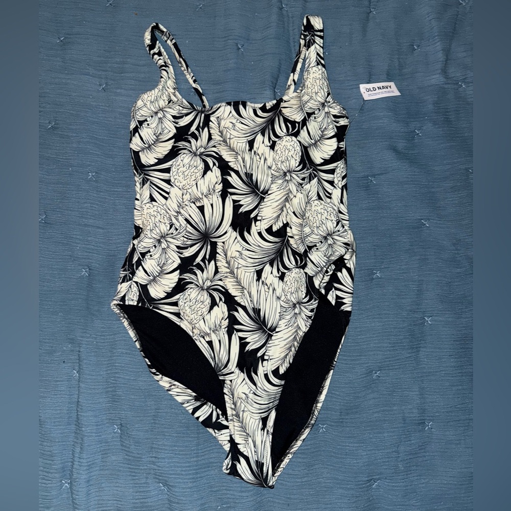 Old Navy NWT one piece swimsuit